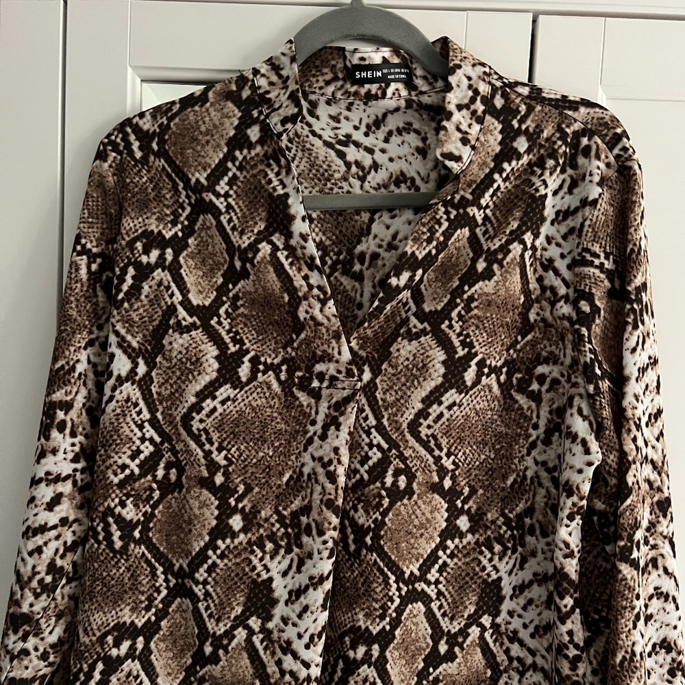 SHEIN Snakeskin Button up